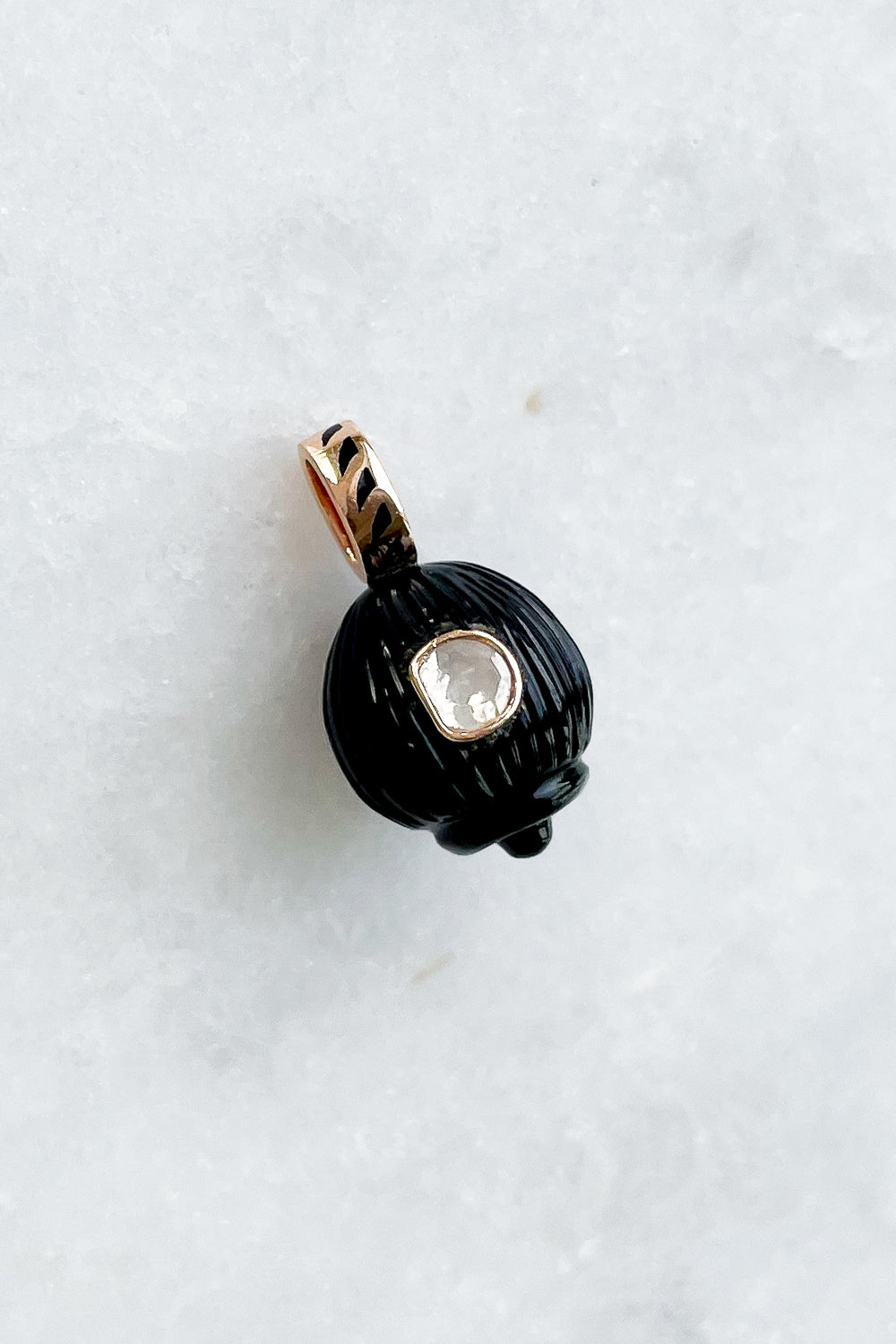 Petite Onyx Coquito with Diamond Charm