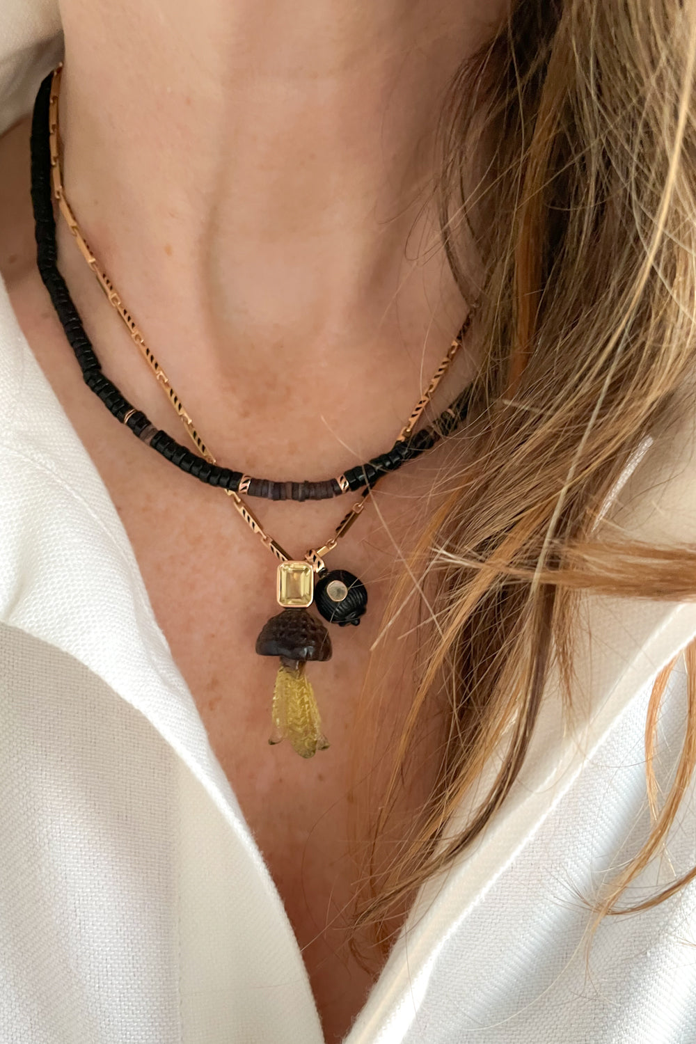 Petite Onyx Coquito with Diamond Charm