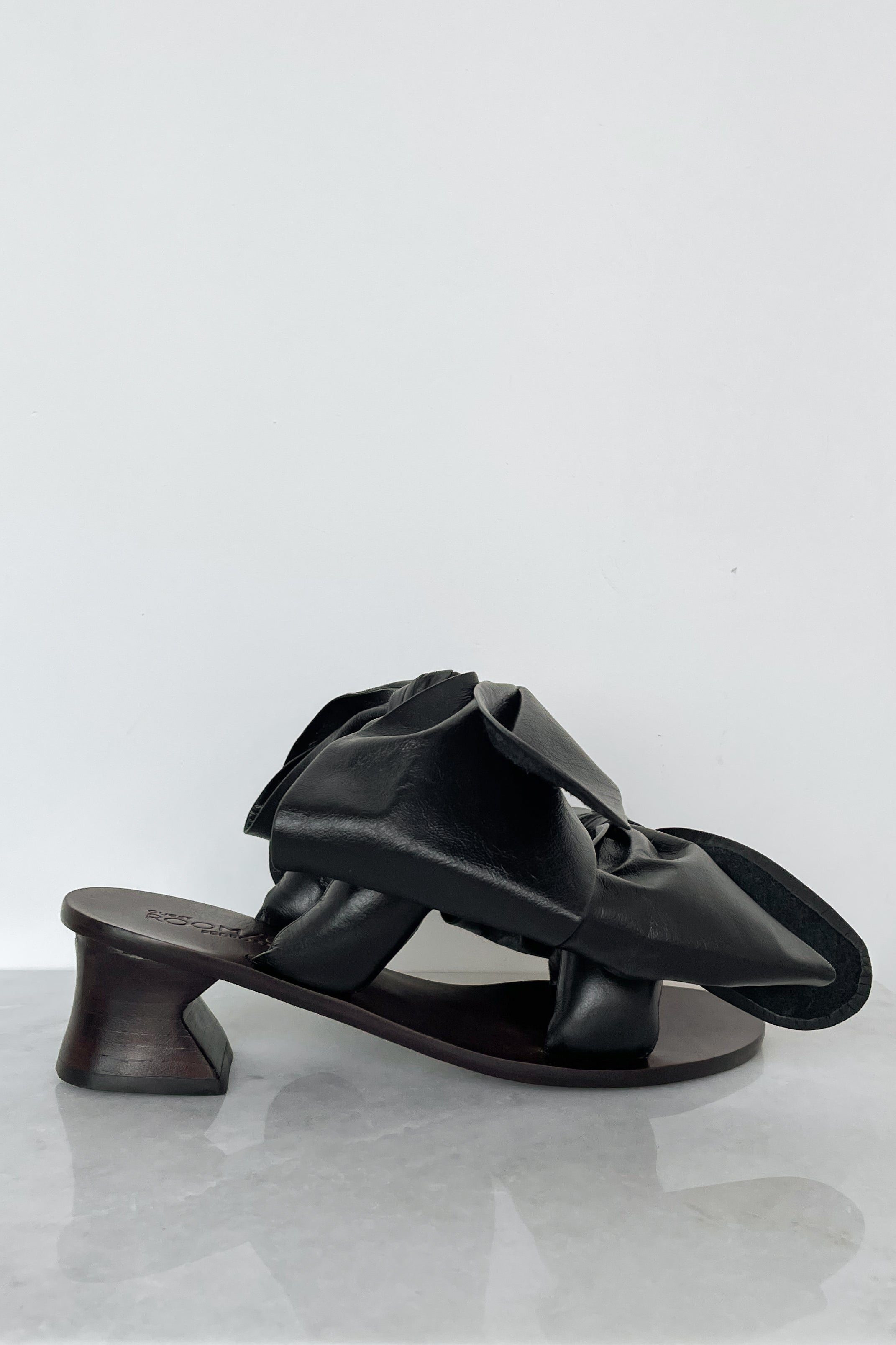 Pillow Bow Heel